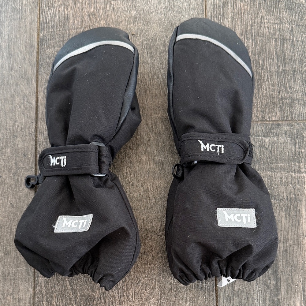 Kids Black Mittens